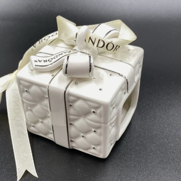 PANDORA CHRISTMAS Porcelain ORNAMENT-2016 - Picture 5 of 6